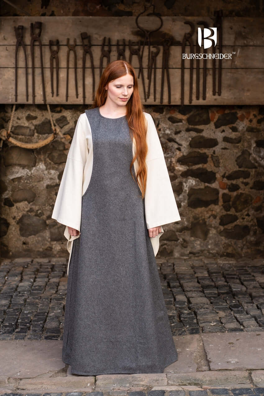 Wool Surcot Albrun - Image 7