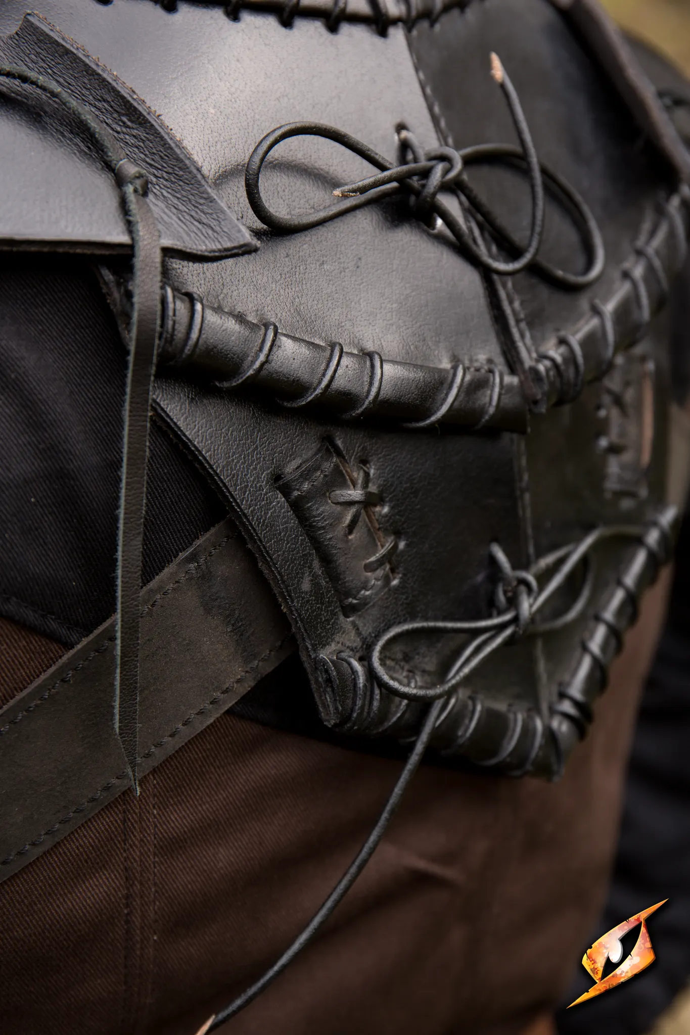 Dark Elf Gorget - Image 3