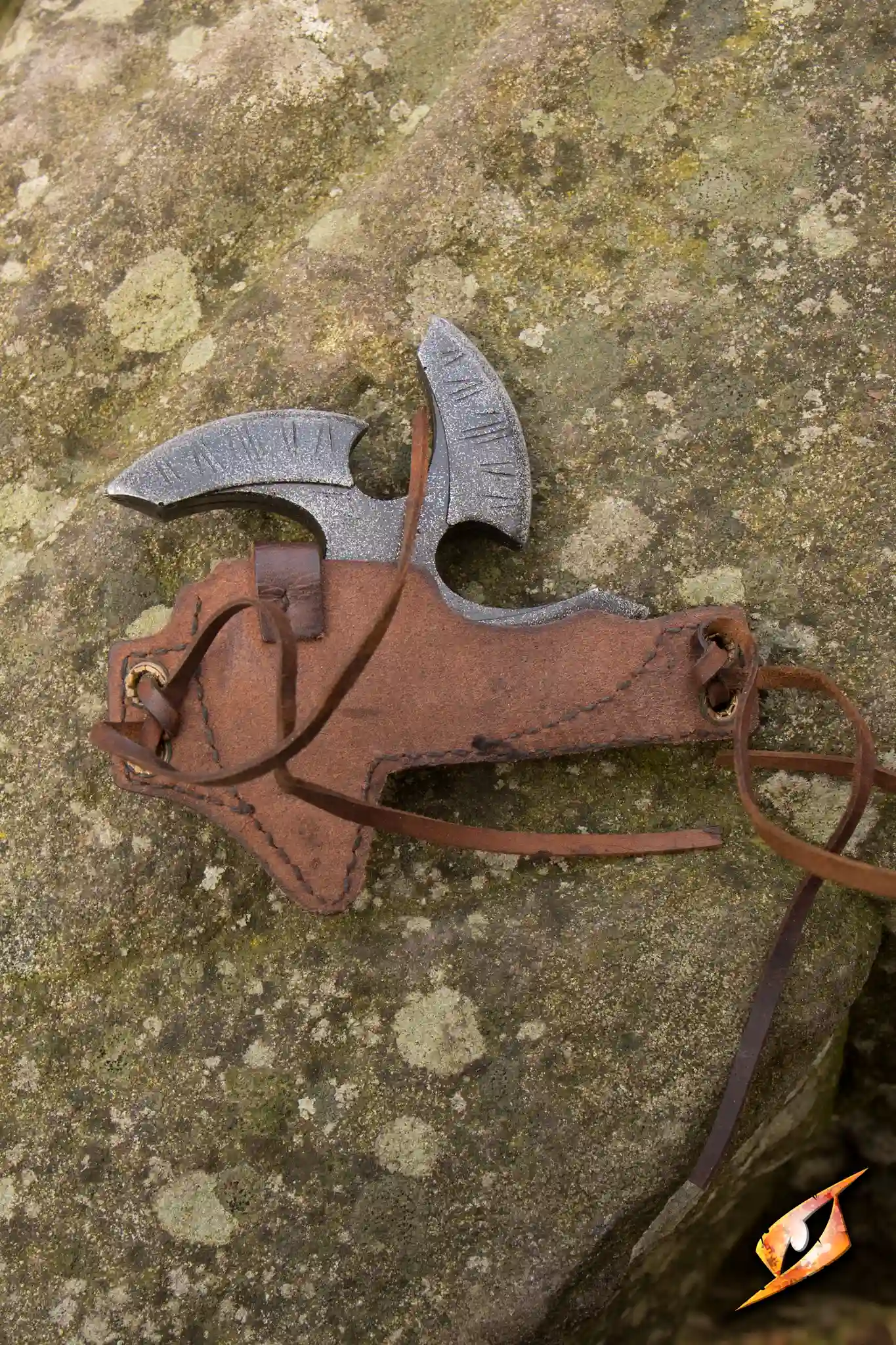 Black Shuriken & Holder - Image 2