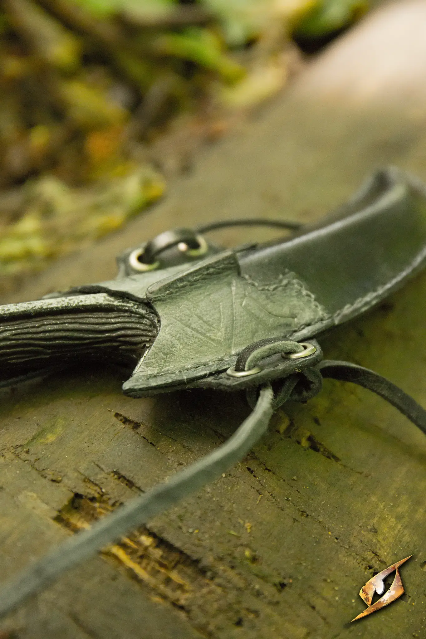Dark Elven Throwing Knife & Holder - Image 9
