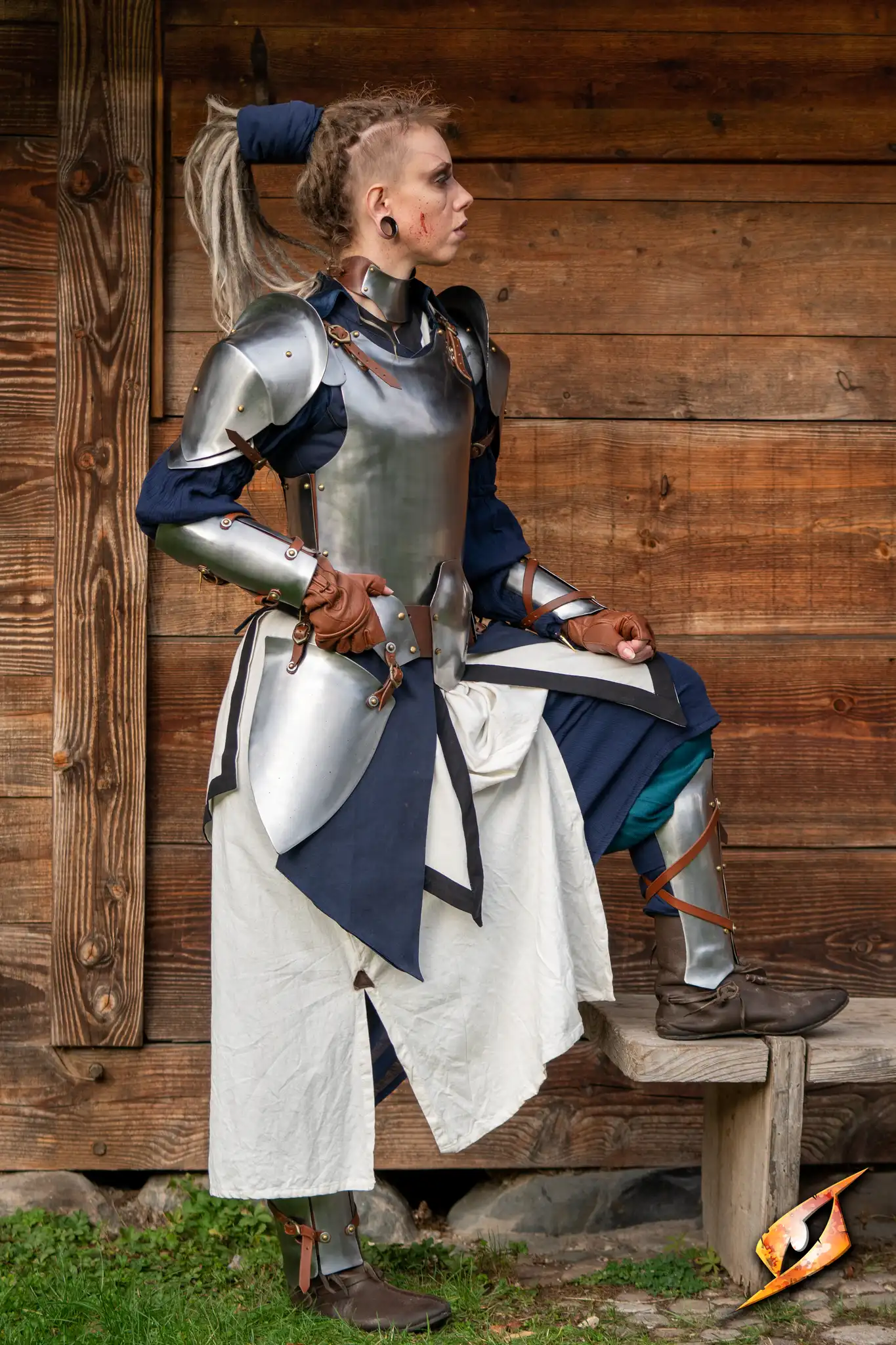 Renegade Complete Armour Set - Feminine - Image 9