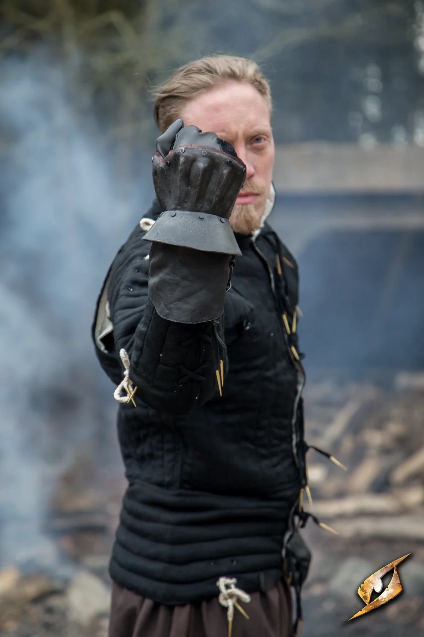Hourglass Demi Gauntlets - Image 8
