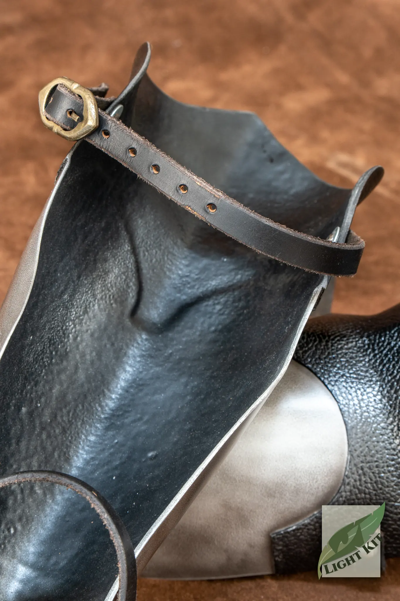 Outrider Greaves PU - L/XL - Image 4