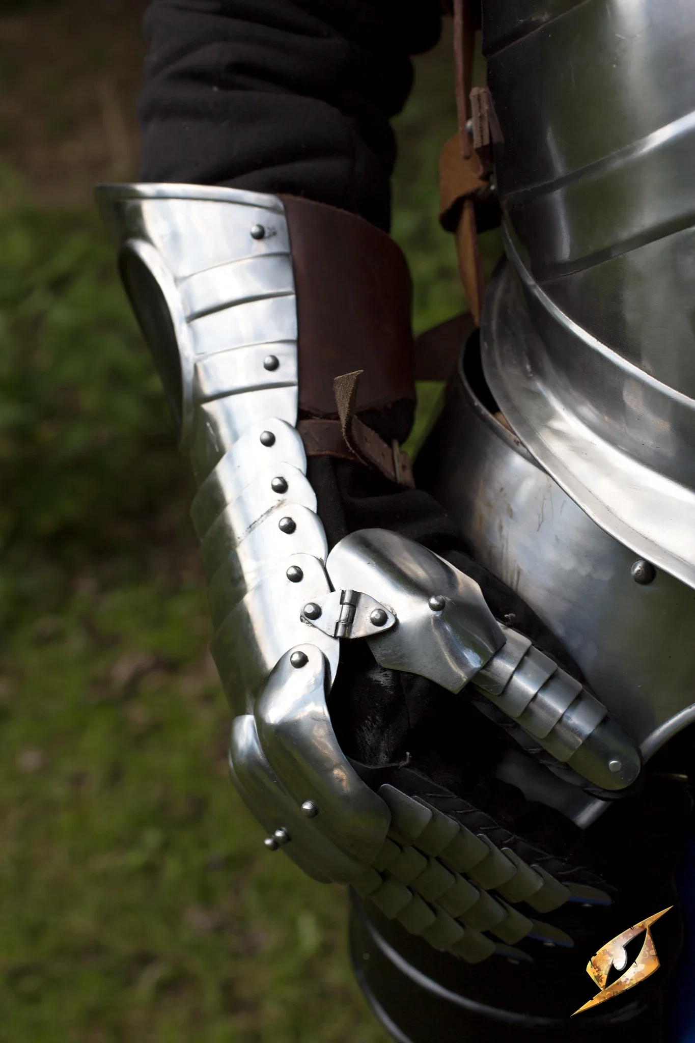 CQ Black Ice Gauntlets - Image 4