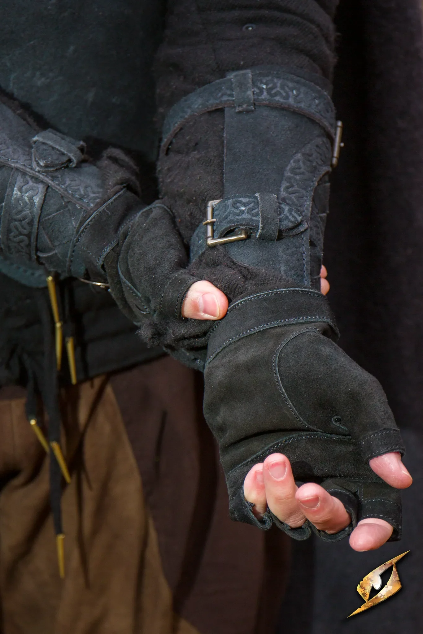 Ranger Bracers - Suede - Image 5